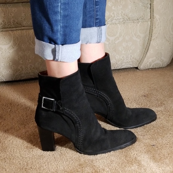 Tod's Shoes - Sale 💥Tod's suede booties